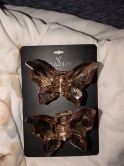 Beautiful bronze butterfly clips