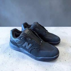 Brand new New Balance Tiago 1010