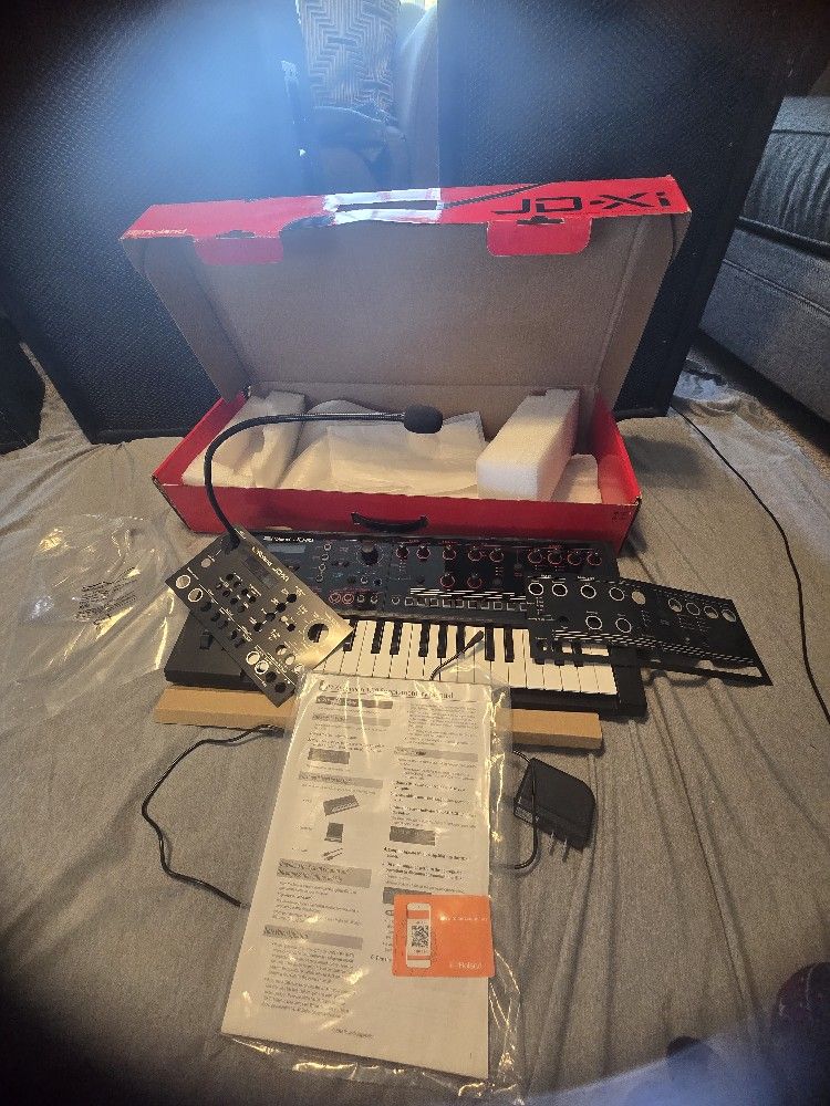Roland JD-Xi Synthesizer