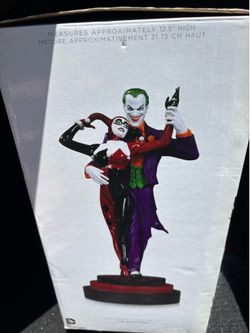 MAD LOVE! Joker and Harley Quinn Statue — Rare Find!