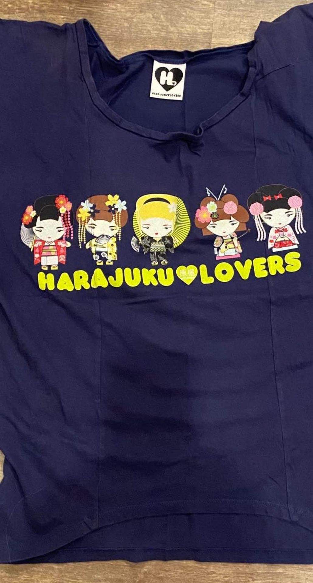 harajuku lovers geisha Japanese Asian boat neck fitted darts M short sleeve tshirt hi low cut length