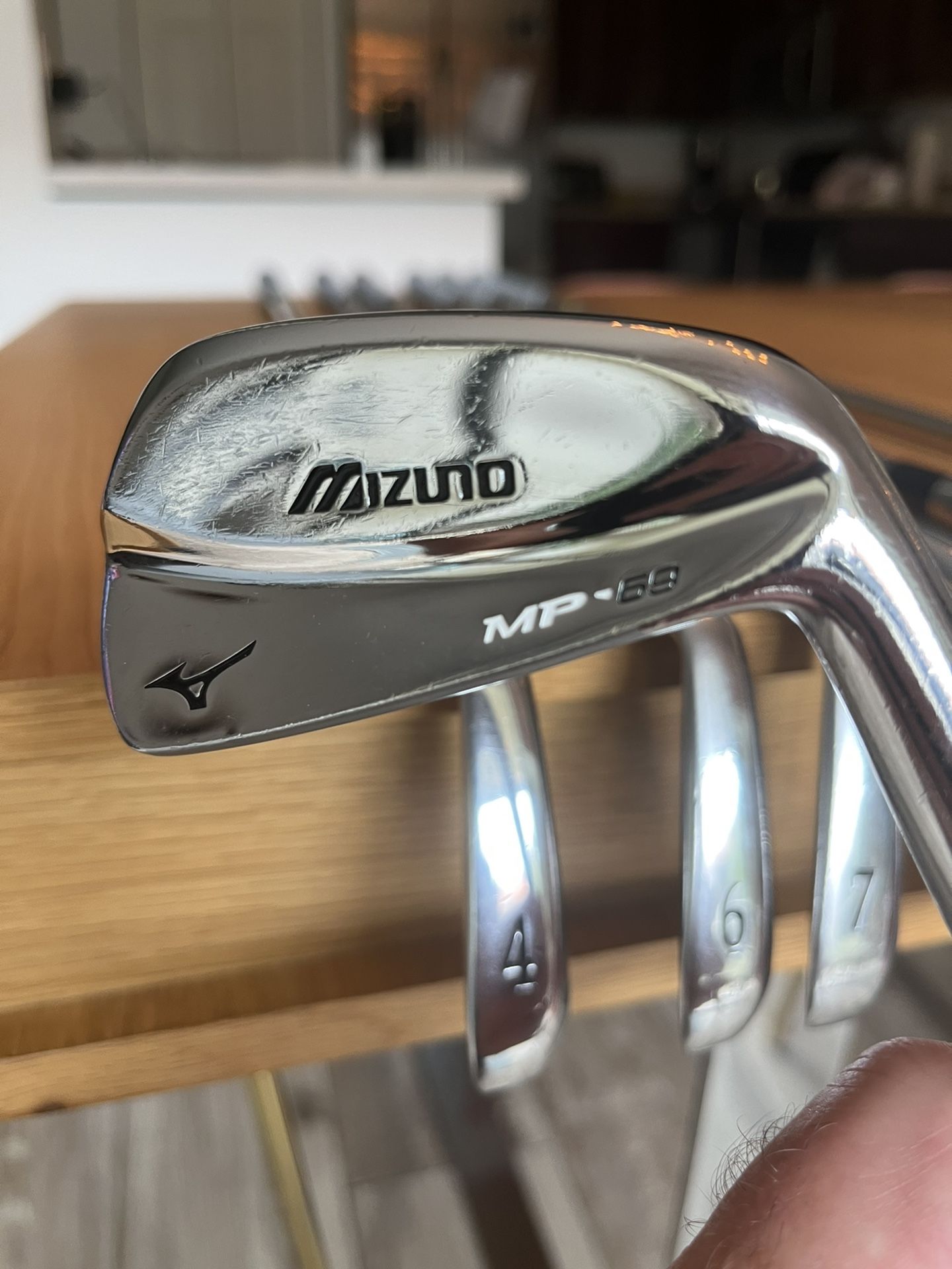 Mizuno mp 69 top