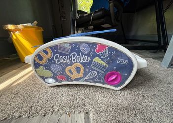 Pre-owned Easy-Bake Ultimate Oven. Tested