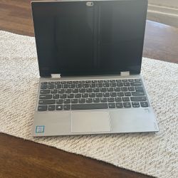 Laptop - Lenovo Yoga - Touchscreen 
