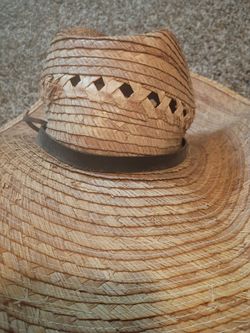 Straw large hat