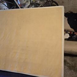 FREE – Stearns & Foster Low Profile Box Spring / Mattress Foundation 
