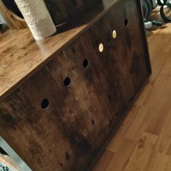 Cat House No Scratches Very Like New 