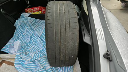 Tesla Model 3 Tire