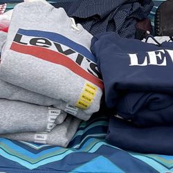 Levi’s Pullover Sweater 