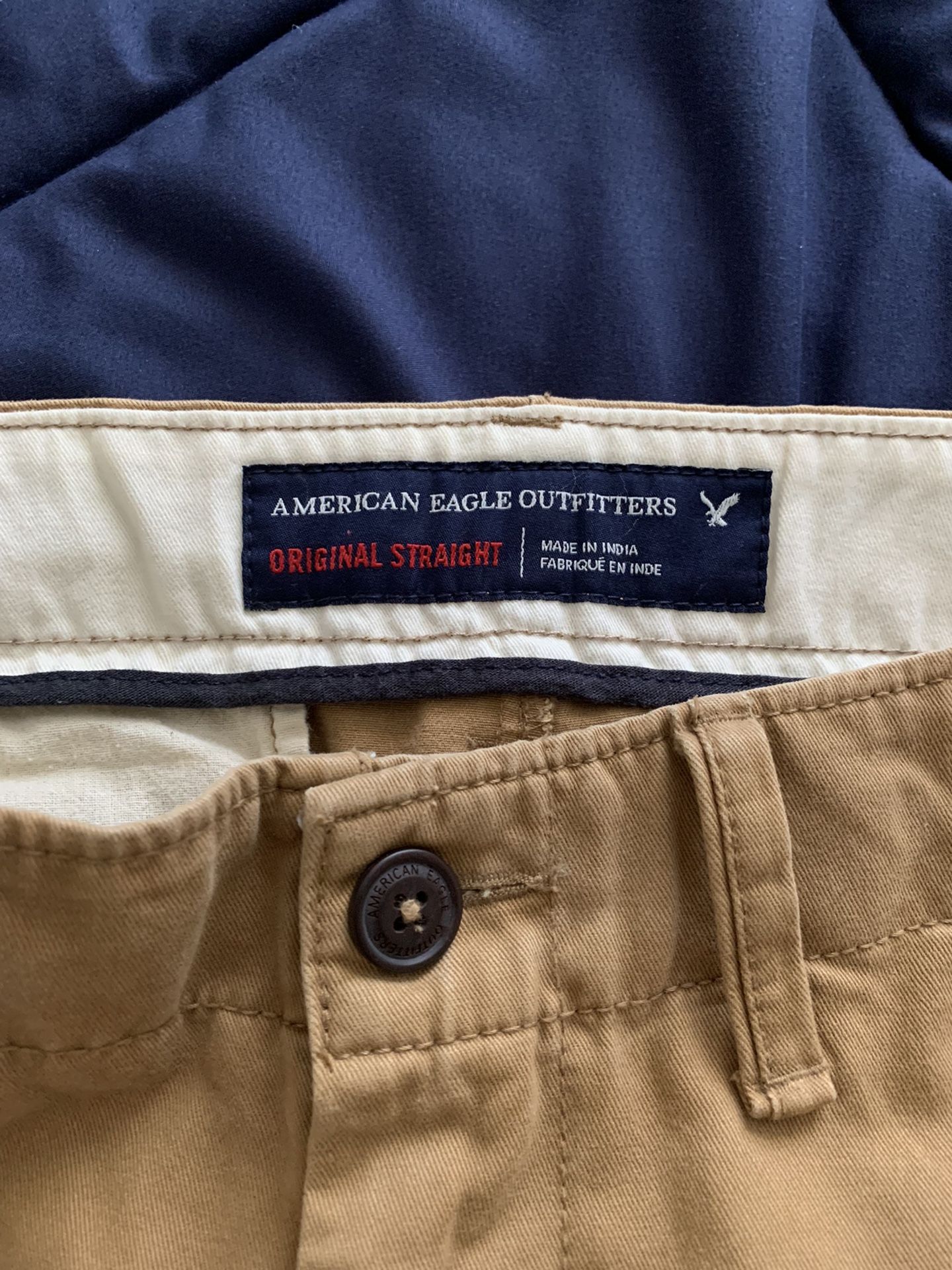 American Eagle Original Straight Khaki Pants. 29x32