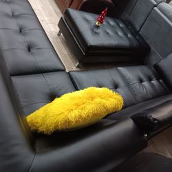 *Black Friday Now*---Ibiza Black Modern Leather Sectional Sofa W/Ottoman---Delivery And Easy Financing Available👍