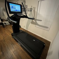 NordicTrack X22i Elite Commercial Treadmill -- Still in Box! *$3,499 Value**DEMO AVAILABLE TO TRY!**