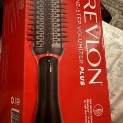 Brand New Revlon One Step Volumizer PLUS 