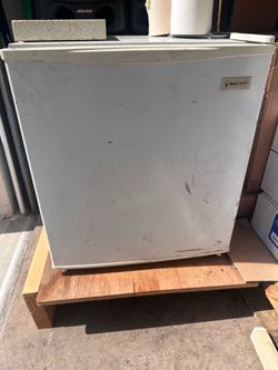 Magic Chef Refrigerator