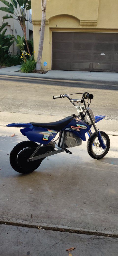 Photo 2View QARazorMX350 Dirt Rocket 24V Electric Toy Motocross Motorcycle Dirt Bike, Blue