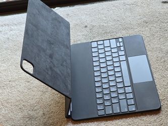 Apple Magic Keyboard iPad Pro 12.9 4th Gen Black Trackpad A1998 MXQU2LL/A 5th