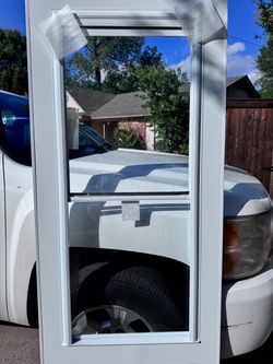 Aluminum storm door