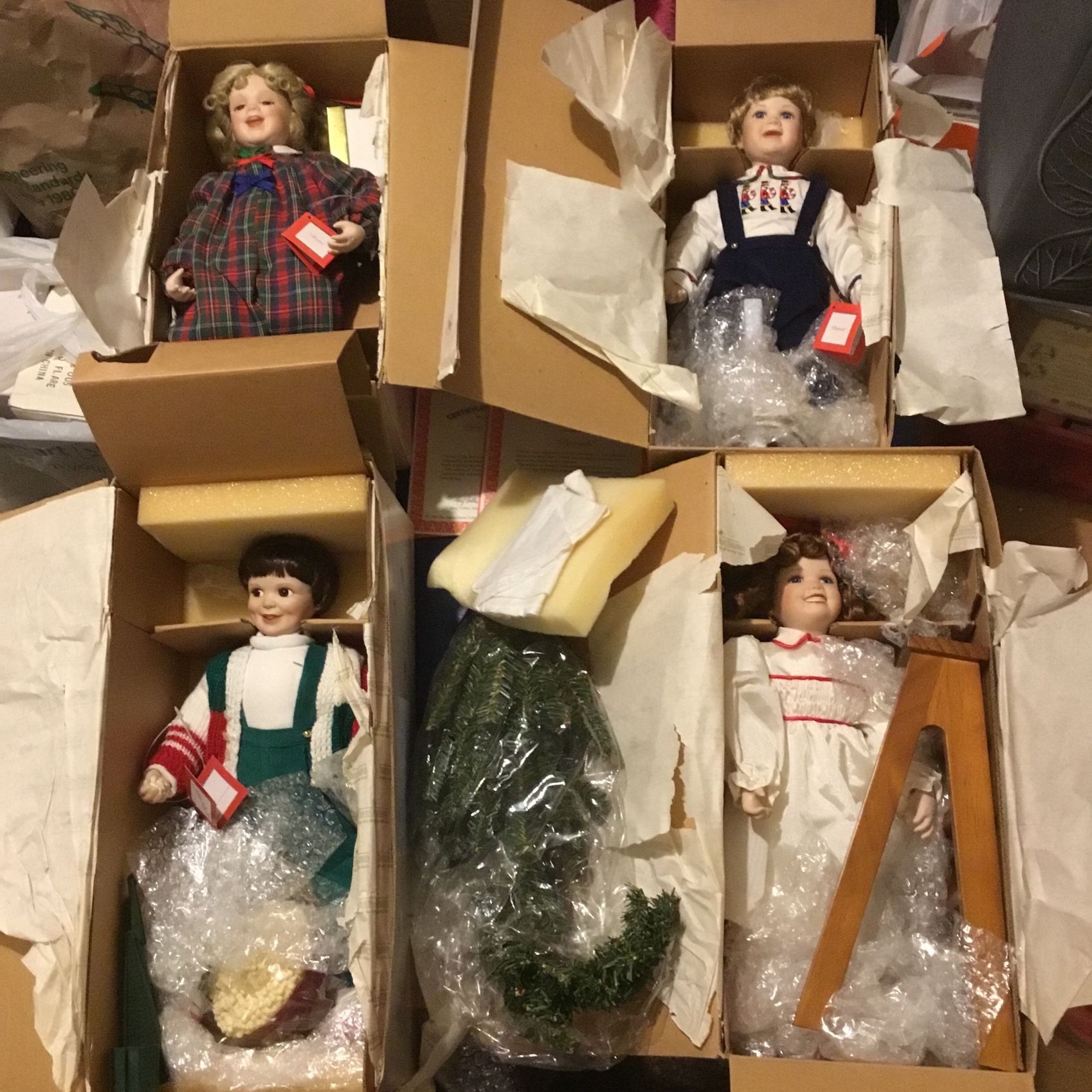 The Ashton Drake Galleries Decorating The Tree Collection 4 Dolls With Accessories