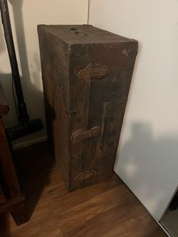 Vintage Metal Trunk