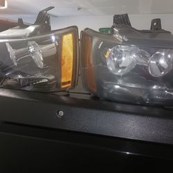 2007 Chevy Avalanche Headlights 