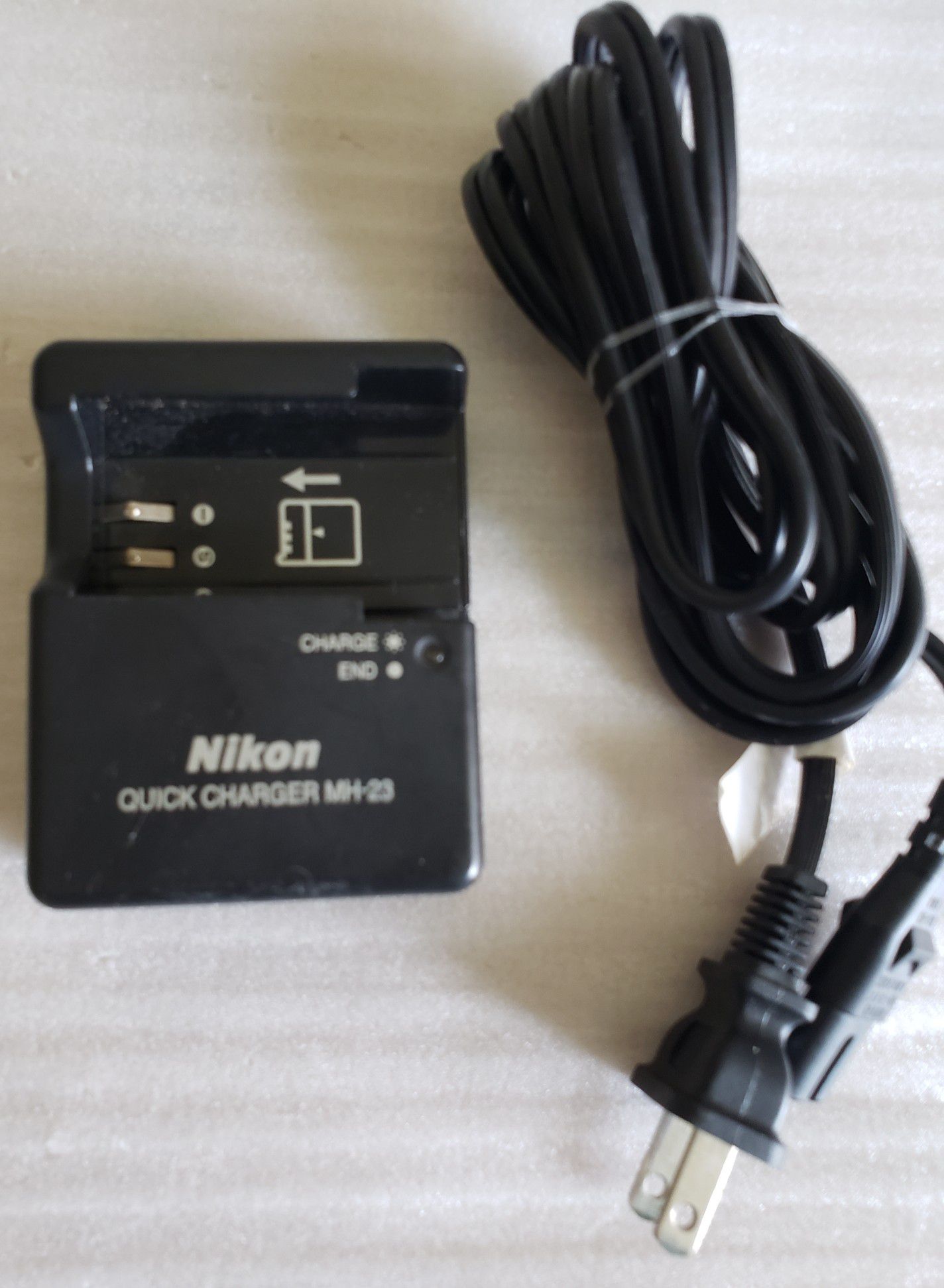 Genuine Nikon OEM MH-23 Quick Charger For EN-EL9 D40x D60 D3000 D5000 D40.