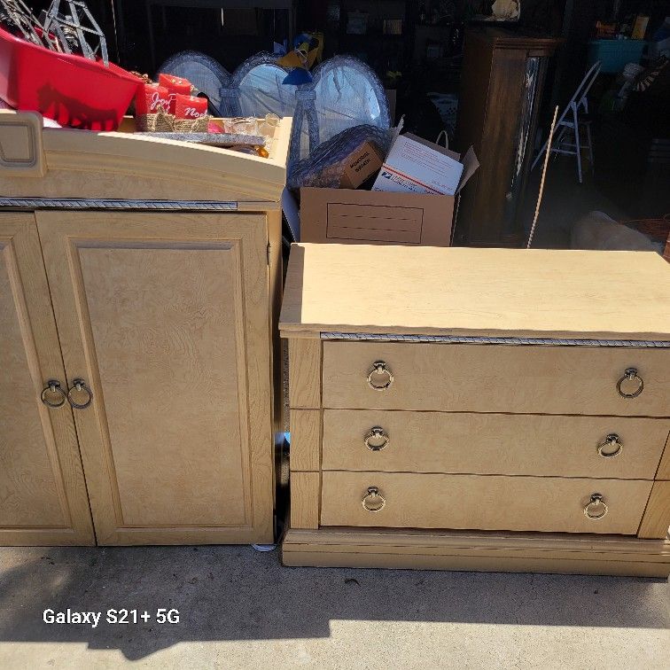 Dresser/Armoire Wardrobe Closet