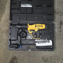 DEWALT 27 CALIBER ACTUATED TOOL KIT $350 FIRM