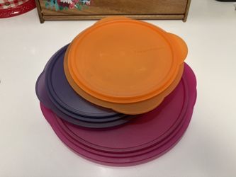 Collapsible Tupperware Bowls. 