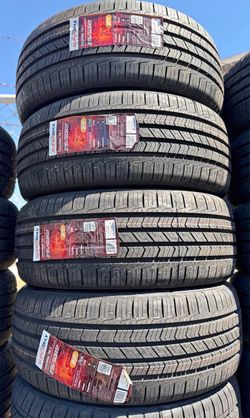 Set of 4 Supermax Touring TR-1 215/50R17 Tires