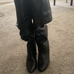 Boots Black Size 6