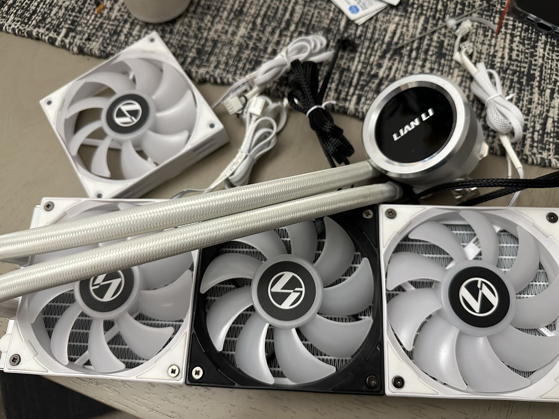 Lian Li Galahad 360mm AIO - White/Silver *AM4 ONLY