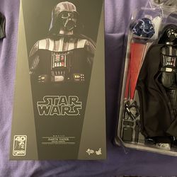 Hot Toys Darth Vader MMS 700 (deluxe Version)