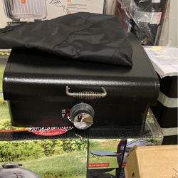 Lifesmart 17 inch table top griddle with reversible Griddle plate 15,000 BTUs uses 1 pound propane tank 16 inches wide and 15 inches in depth 10