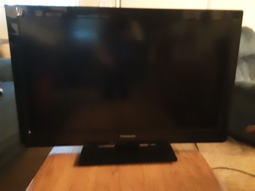 35" Panasonic TV