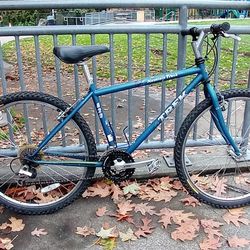 26" Mountain Trek 820