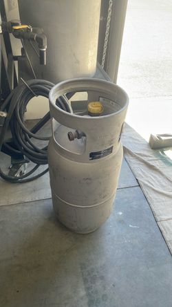 Fork lift propane tank