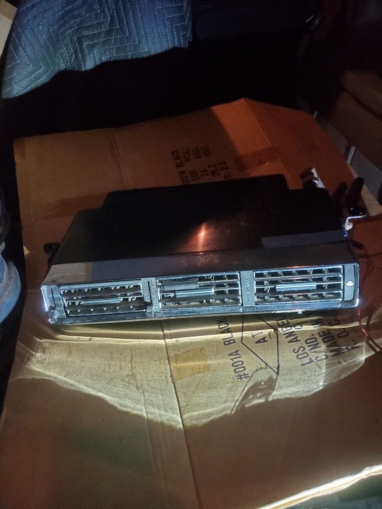 Impala Vintage Bunder Dadh Ac Unit Blows Cold Air With Mounting Bracket S