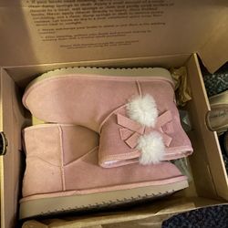 Brand New UGGS