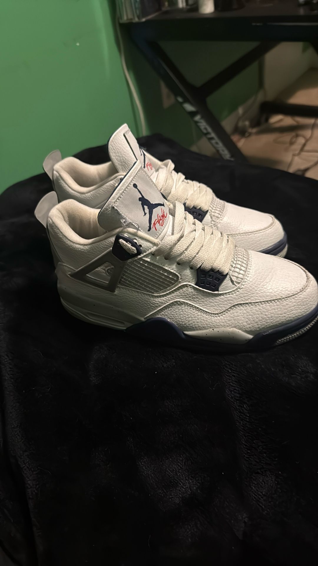 Air Jordan 4 Retro White Midnight Navy 