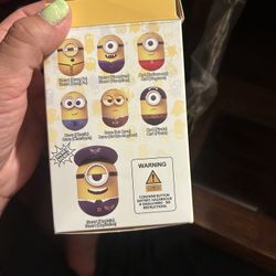 minions talking wobble toy 