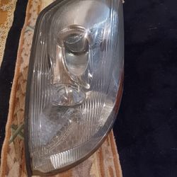 Volvo Headlight (Driver Side)