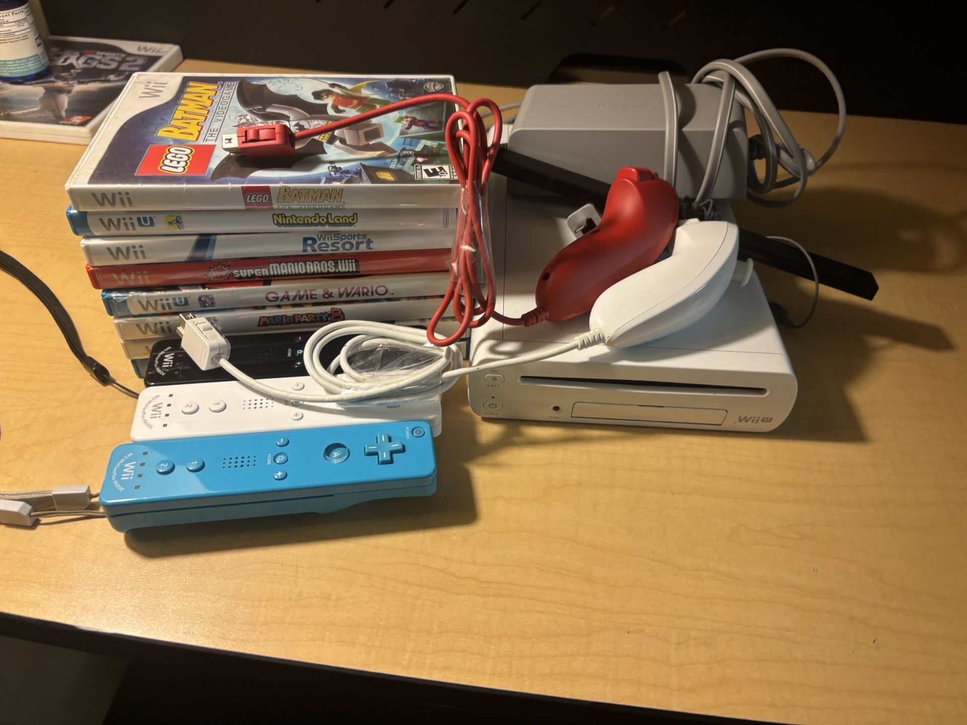 NINTENDO WII U + 5 First Party Controllers | 8 Games 