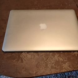 Apple MacBook Pro 2.8 Ghz i7 Processor 16gb Ram 256 Gb Ssd 0s Catalina Very Clean With Charger 
