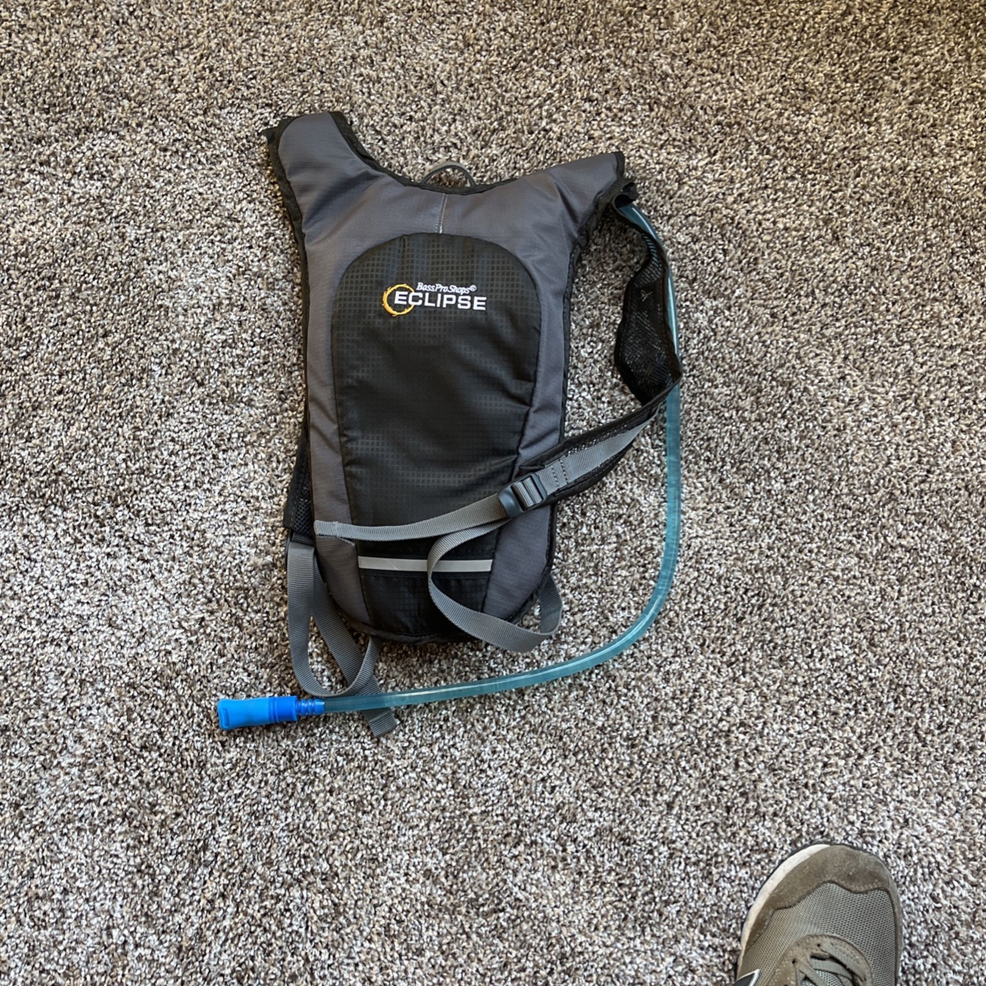 Bass Pro Shop Eclipse Hydration Pack 1.5L