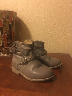 Girls boots size 9c