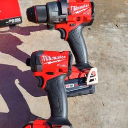 Milwaukee M18 Fuel Hammer Drill Kit 