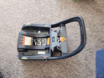 Chicco keyfit35 carseat with base