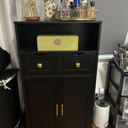 Storage cabinet
