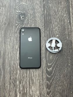 iPhone XR UNLOCKED FOR ANY CARRIER!