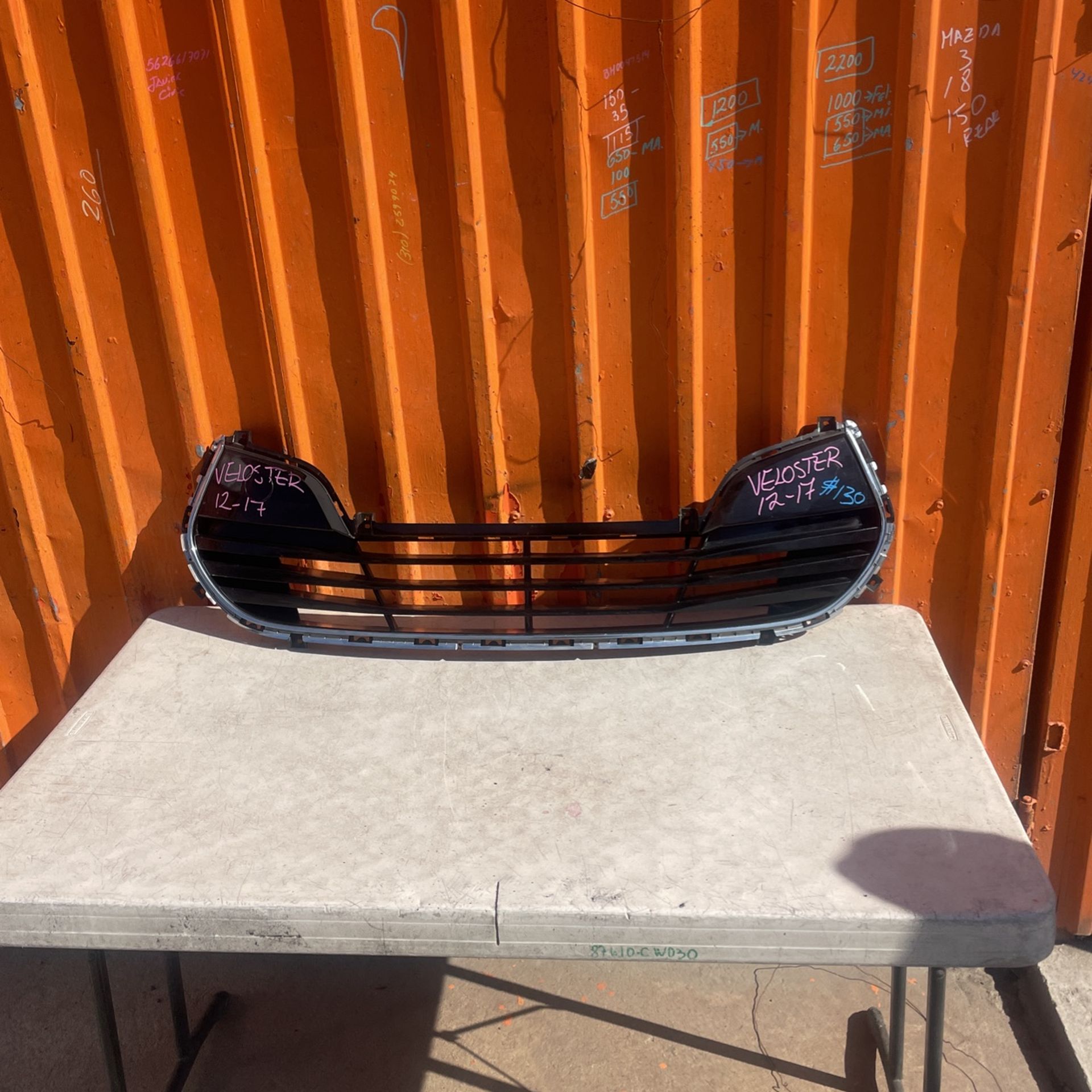 2011-2017 Hyundai Veloster Front Bumper Lower Grille 
